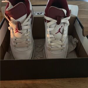 Air Jordan Spizite Low Kids White and Burgundy Basketball Shoes